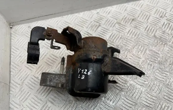 Toyota Verso Engine mount bracket 123050R020 123150R020