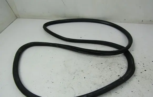 Volkswagen Lupo Front door rubber seal 