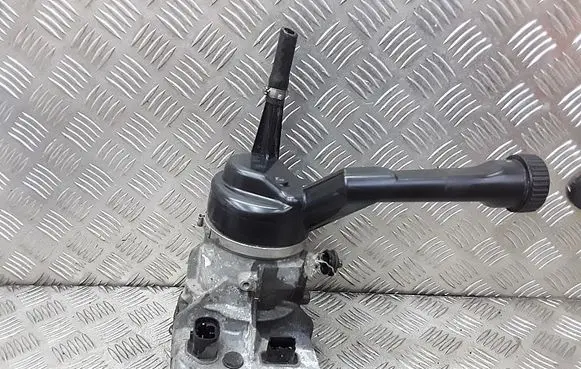 Peugeot 308 Power steering pump 9684979180
