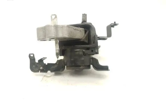 Toyota Verso-S Engine mount bracket