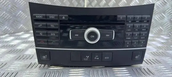 Mercedes-Benz E W212 Radio/CD/DVD/GPS head unit A2129004910 A2129018102 A2129024104