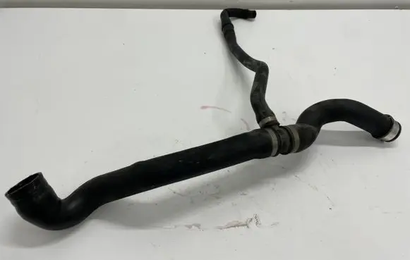 Mercedes-Benz R W251 Engine coolant pipe/hose A2515002075