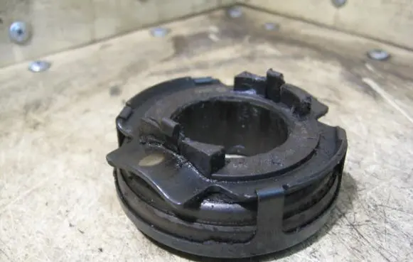 Skoda Octavia Mk1 (1U) clutch release bearing 19TDIQ31L42