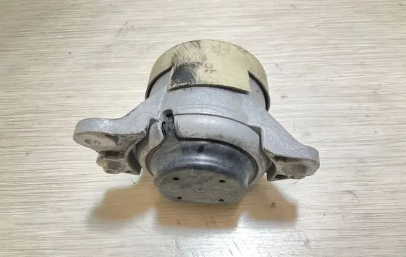 Mercedes-Benz GLC X253 C253 Engine mount bracket A2052407800