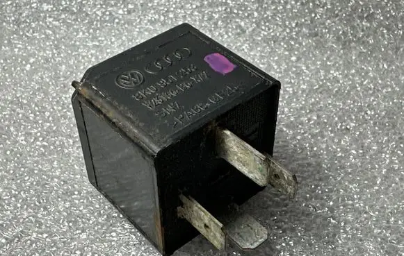 Audi Q7 4L Other relay 8K0951253