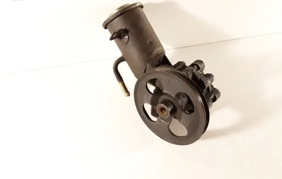 Toyota Yaris Power steering pump