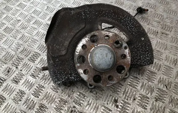 Mercedes-Benz CLS C218 X218 Front wheel hub