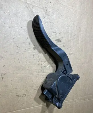 Mercedes-Benz Sprinter W906 Accelerator throttle pedal A9063000404 9063000404 0280755023