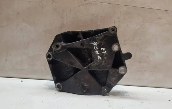 Opel Zafira B A/C compressor mount bracket 55191339 428702815