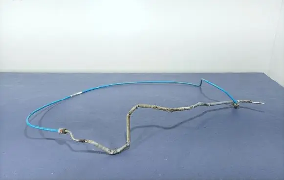 BMW 1 F40 Fuel line pipe 7300617