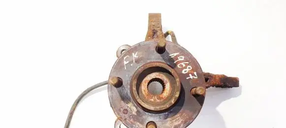 Mitsubishi Lancer Front wheel hub