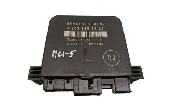 Mercedes-Benz C W203 Door control unit/module 2038206526 351369