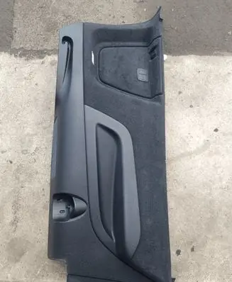 Audi Q7 4L Trunk/boot side trim panel 4L0863880