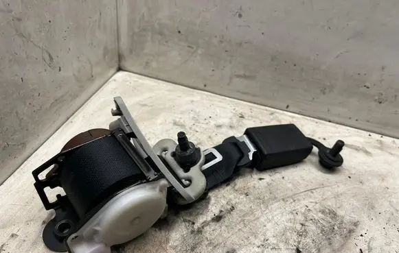 Nissan Qashqai+2 Third row seat belt 89845EY10A