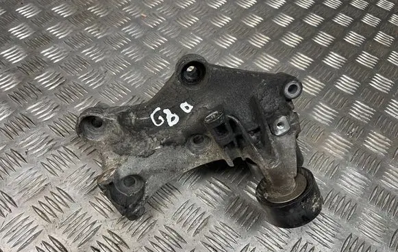 Renault Trafic III (X82) Generator/alternator bracket 117105124R