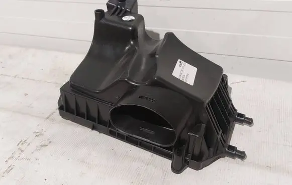 Buick Encore I Air filter box cover 95276259
