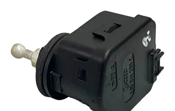 Headlight level adjustment motor