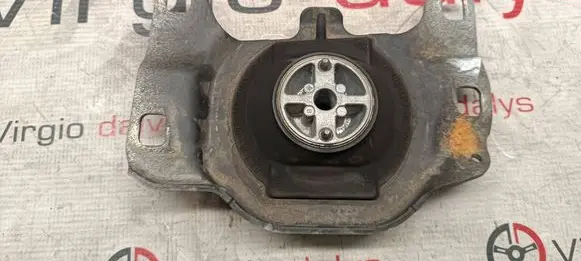 Engine mount bracket
