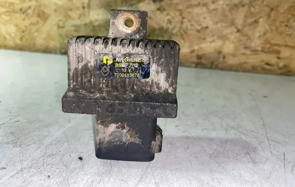 Renault Laguna II Glow plug pre-heat relay 7700115078