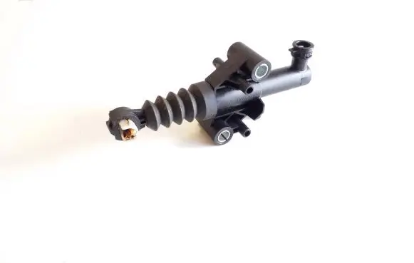 Renault Trafic III (X82) Clutch master cylinder 93868391