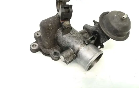 Toyota Yaris Verso Throttle valve 33010