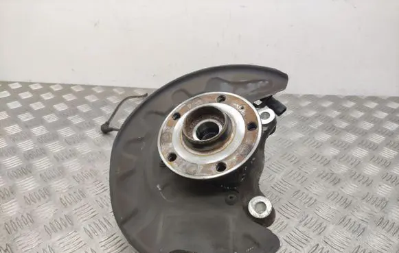 Volkswagen PASSAT B8 Front wheel hub