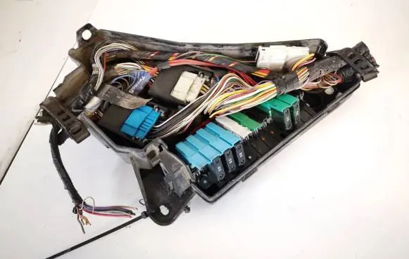 Volkswagen PASSAT B5 Fuse box set