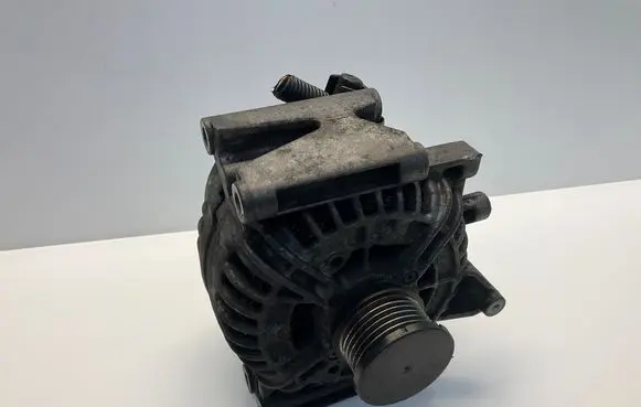 Mercedes-Benz E W211 Generator/alternator A0131540002 0131540002