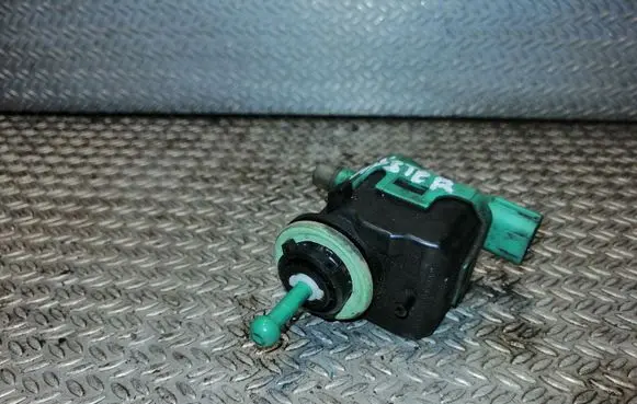 Renault Master III Headlight level adjustment motor 8200501939
