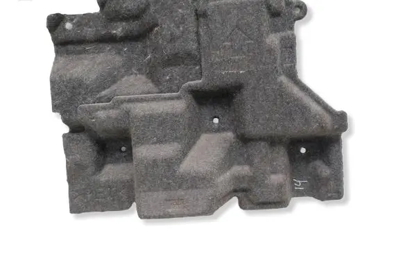 Nissan Leaf II (ZE1) Heat shield in engine bay 