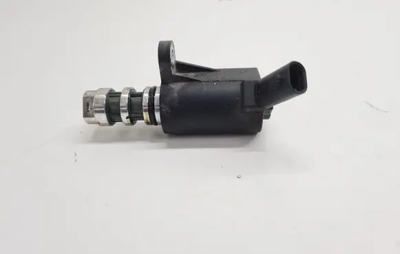 Volkswagen Golf VIII Camshaft position sensor 05C906455D