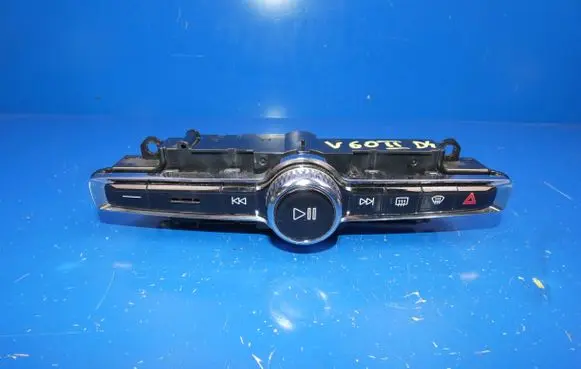 Volvo V60 Head unit multimedia control 31398846 18W202 T18200035601