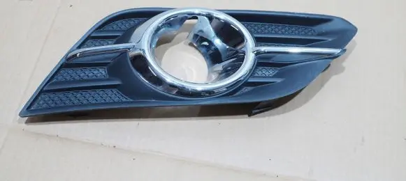 Opel Mokka X Front fog light trim/grill 95470235