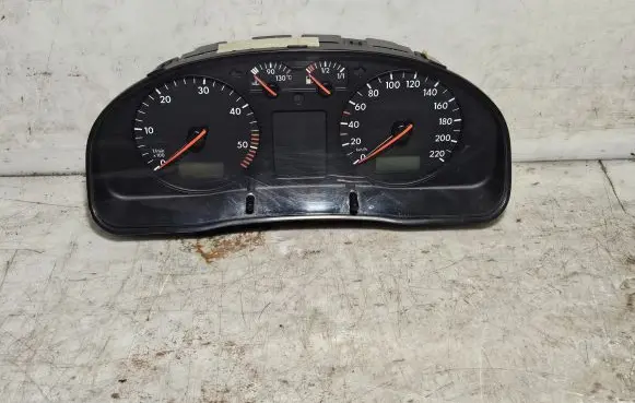 Volkswagen PASSAT B5 Speedometer (instrument cluster) 3B1919860C