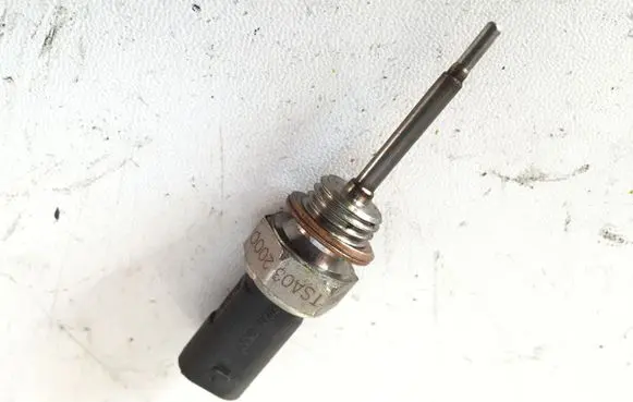Volkswagen Golf VII Intake air temperature sensor 03N906081A