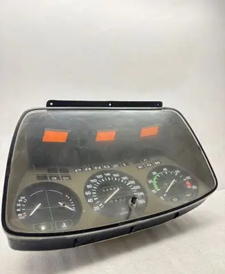 BMW 7 E23 Speedometer (instrument cluster) 1360852 13682519 1368251
