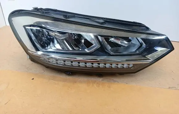 Volkswagen Touareg II Headlight/headlamp 5TB941035B