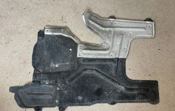 Audi Q5 SQ5 Engine splash shield/under tray 8R0825209