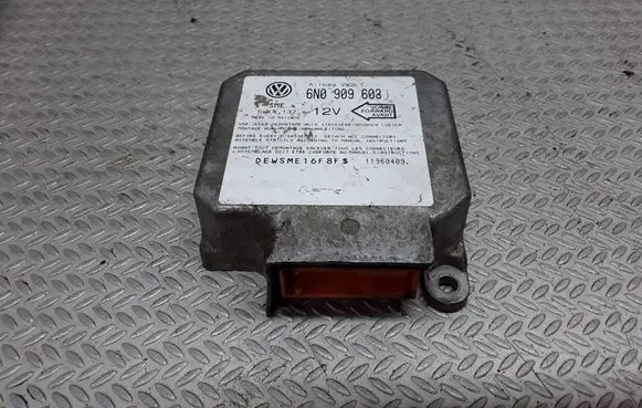 Volkswagen Golf III Airbag control unit/module 5WK4137 6N0909603