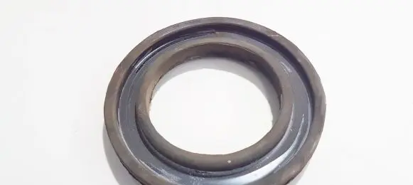 Nissan X-Trail T30 Front coil spring rubber mount 540348h500