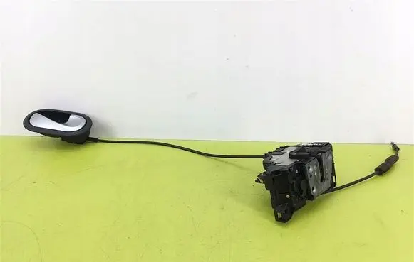 Renault Clio III Front door lock