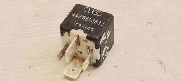 Opel Zafira A Other relay 443951253J 899511