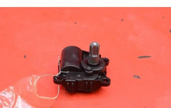 KIA Sportage Air flap motor/actuator D332LFDBA01
