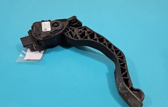Peugeot 207 Accelerator throttle pedal 9681844080 IMPRK1416886