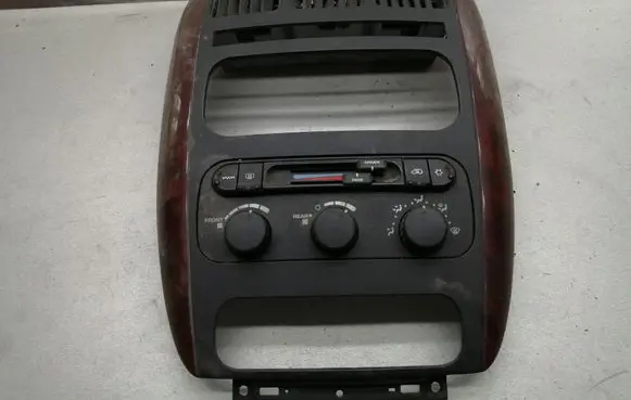 Chrysler Voyager Climate control unit 05005003AD P05005033AD