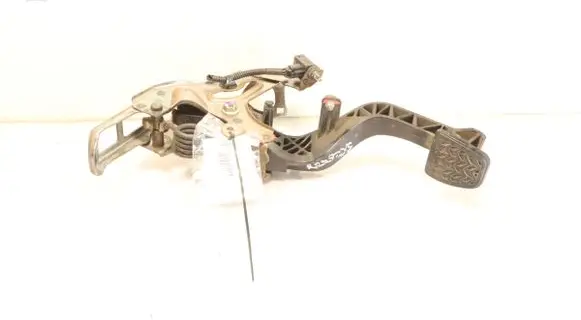 Toyota Yaris Clutch pedal 