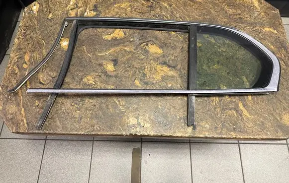 Skoda Superb B6 (3T) Rear side window 43R001167 DOT618M391