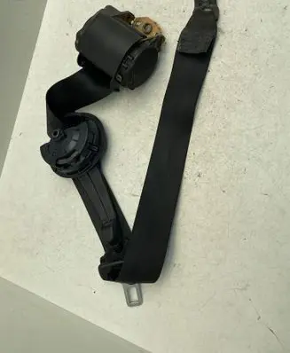 Rear seatbelt