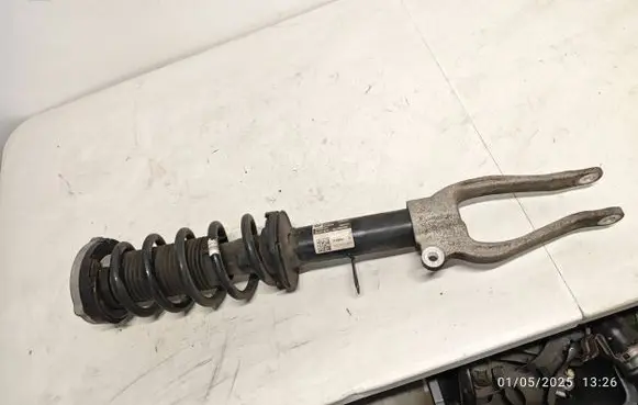 BMW 5 G30 G31 Front shock absorber with coil spring 6880084 814903014574 14678612