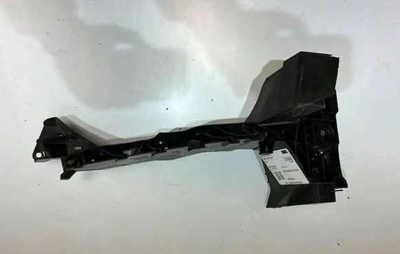 Audi Q7 4M Headlight/headlamp mounting bracket 4M0805607
